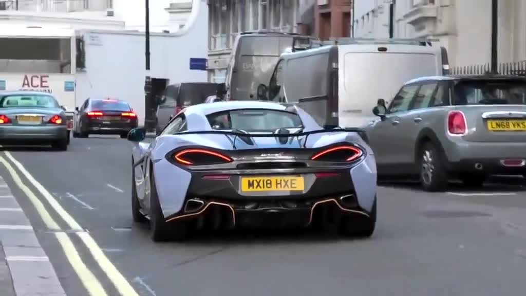 实拍国外各种姿态优雅的超跑