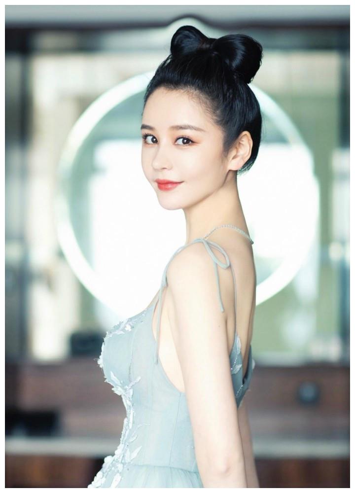 王晶力捧的90后女星, 身高172神似邱淑贞, 出道7年不红败在气质?