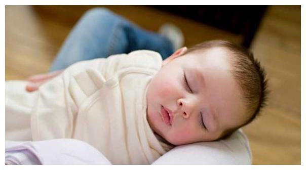 几个月的宝宝可以自主入睡不用哄 0a25-kavypmr1368815.jpg