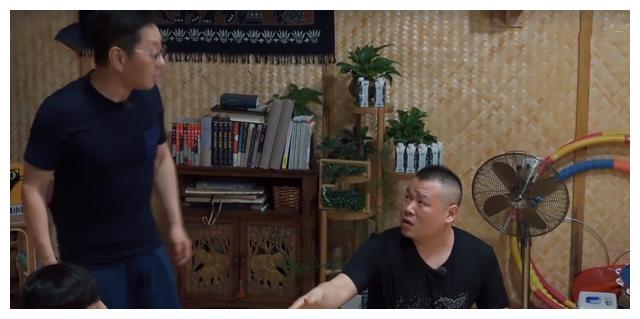 《向往的生活》岳云鹏连睡三期，被骂不敬业，