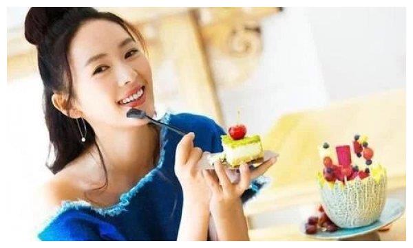 董洁开启霸屏模式，搭档韩栋挑战民国剧，扮相再现当年冷清秋