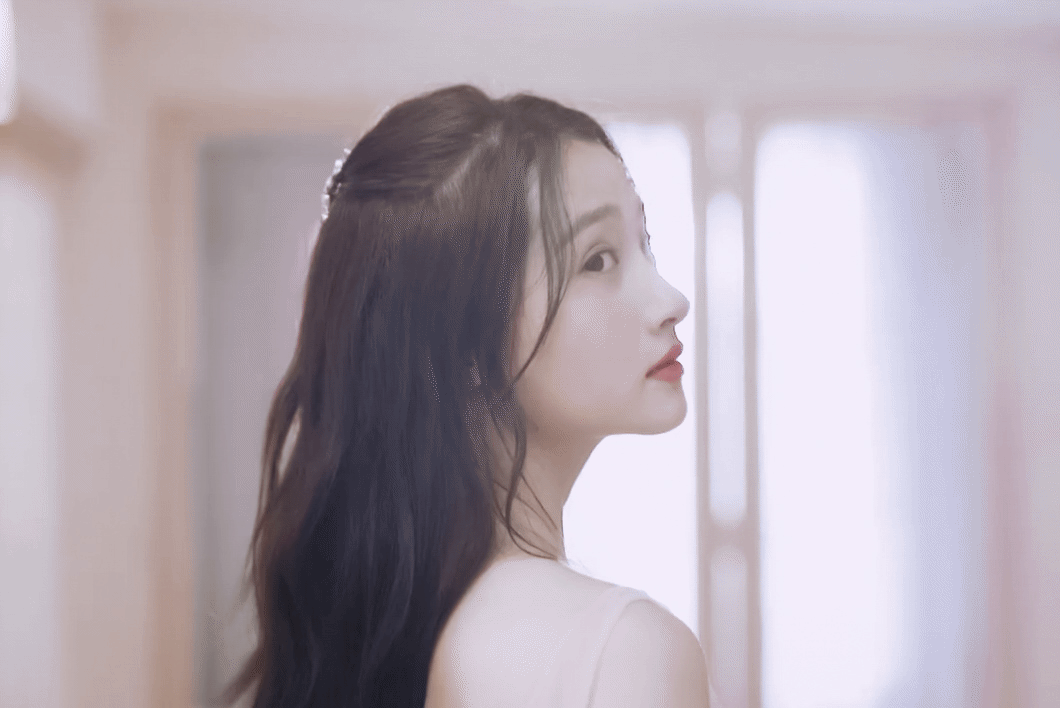 关晓彤身材有多绝当她穿上20厘米例假裙这腿像开了特效