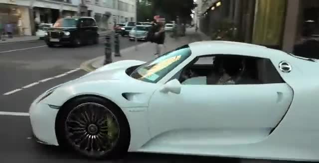 伦敦街头的豪华跑车实拍展示