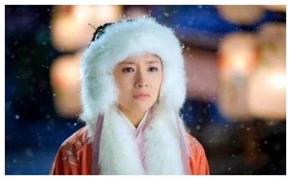 董洁开启霸屏模式，搭档韩栋挑战民国剧，扮相再现当年冷清秋