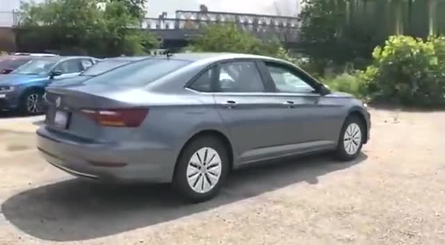 外观内饰改变明显，国外实拍全新大众JETTA