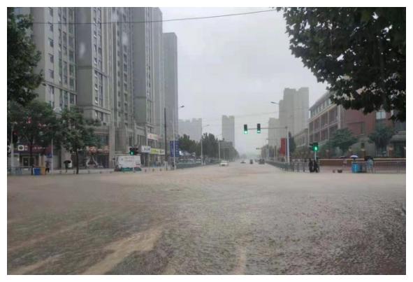 河南郑州暴雨:水没过膝盖,多个医院停电休闲区蓝鸢梦想 - Www.slyday.coM 河南郑州暴雨:水没过膝盖,多个医院停电休闲区蓝鸢梦想 - Www.slyday.coM