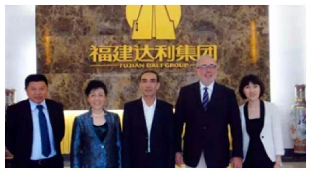福建首富中年丧子,花费10亿纪念,女儿撑起家业,成为福建女首富