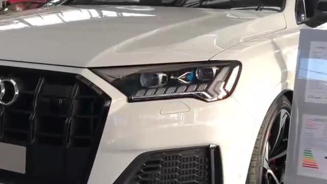 2020款奥迪SQ7到店实拍，LED流水灯亮起那刻，霸气上演