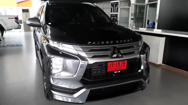 2020款三菱帕杰罗运动版到店实拍，这颜值和内饰，简直太帅了