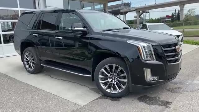 2020款凯迪拉克凯雷德到店实拍，这霸气颜值和内饰，简直太帅了