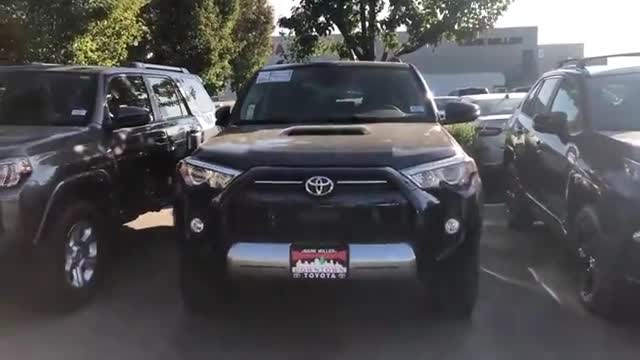 2020款丰田超霸入库实拍，看到这霸气颜值，买不买普拉多自己想