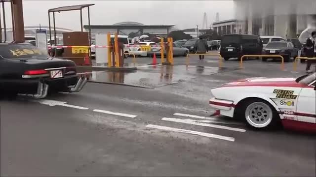 实拍国外奇葩改装车！网友：这排