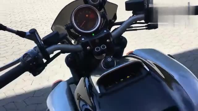 排量1.7L的摩托车,实拍雅马哈V-MAX,