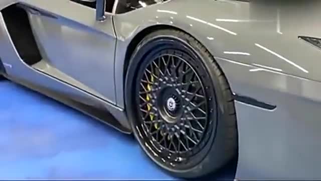 实拍水泥灰兰博基尼AventadorS，帅气十足！