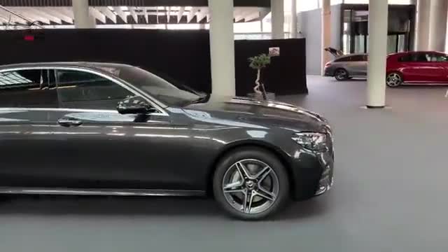 重磅新车，2021款奔驰E级登场，坐进车内那刻，才明白啥叫改变