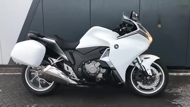 实拍本田自动挡摩托车VFR1200！看
