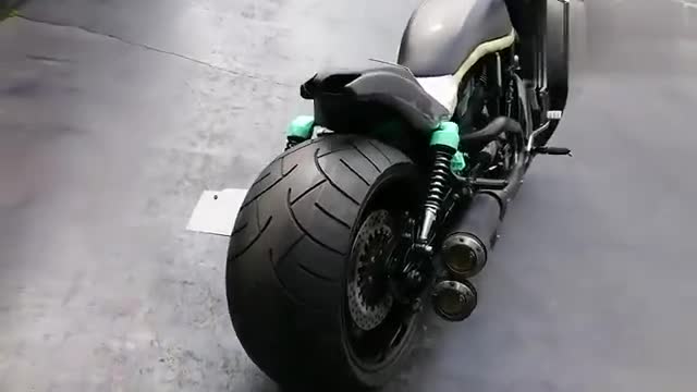 实拍哈雷V-ROD改装车,不是一般的酷