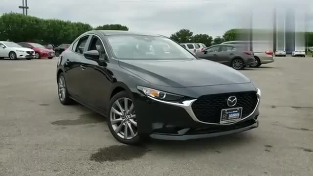 马自达3入库实拍，打开车门看到内