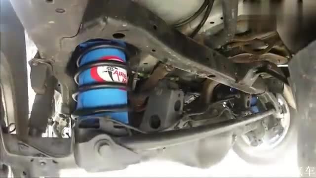 底盘装摄像头，实拍丰田普拉多空气悬架！