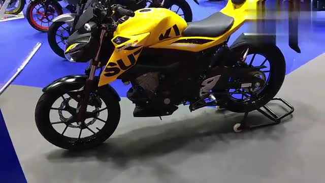 车展现场,实拍铃木GSX-S150,感觉如