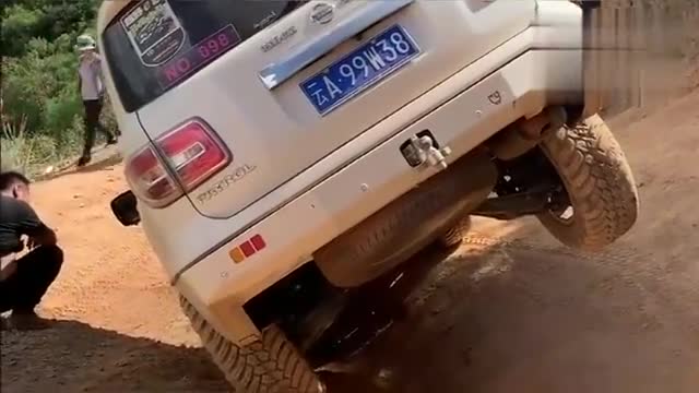 除了日产途乐还有谁敢这么玩，这