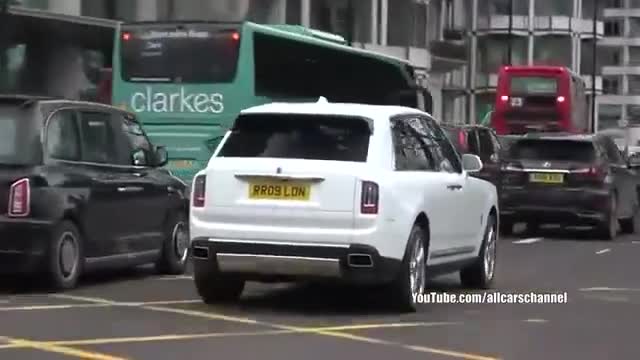 超跑拥有精致的前脸造型和动人的