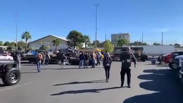 国外实拍改装车，拥有很高的回头