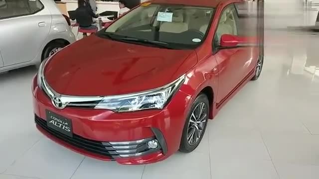 动感家轿外观犀利帅气，实拍丰田