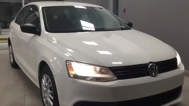 国外实拍大众速腾乞丐版，这内饰