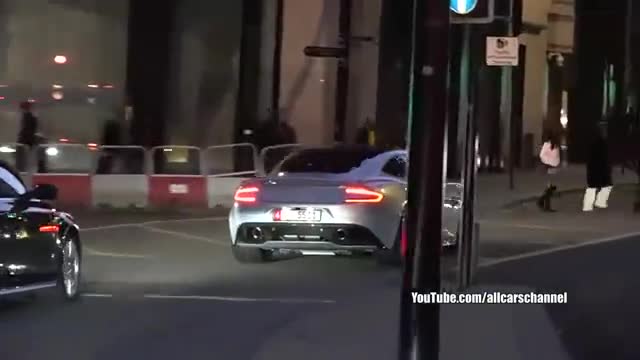 国外道路深夜实拍超级跑车车灯