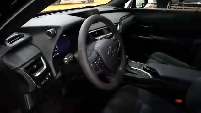 车展实拍主驾驶位，全新雷克萨