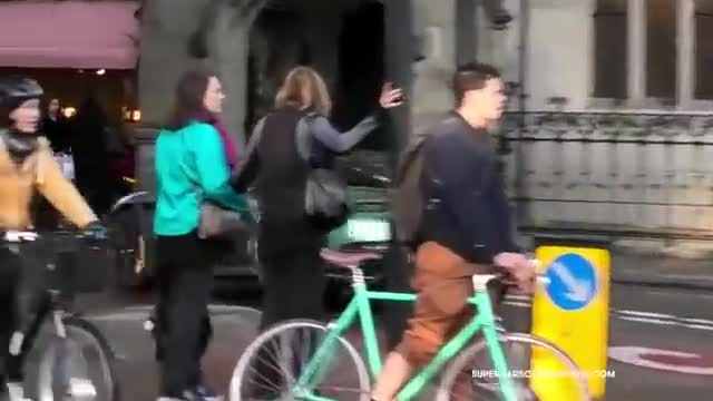 各种时尚帅气的跑车实拍展示你