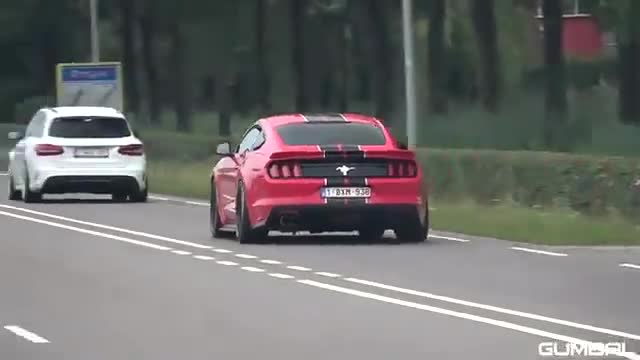 国外街头的跑车展示，平时难得一