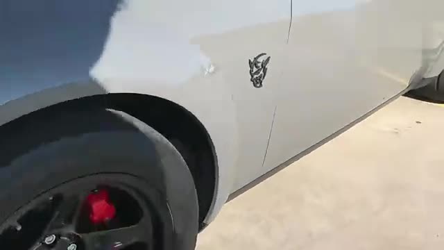 狂野凶悍肌肉范儿，实拍道奇挑战