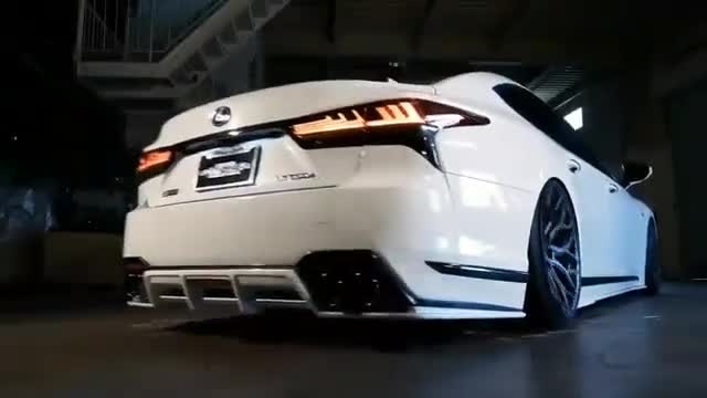 雷克萨斯LS改装后颜值逼人，这个