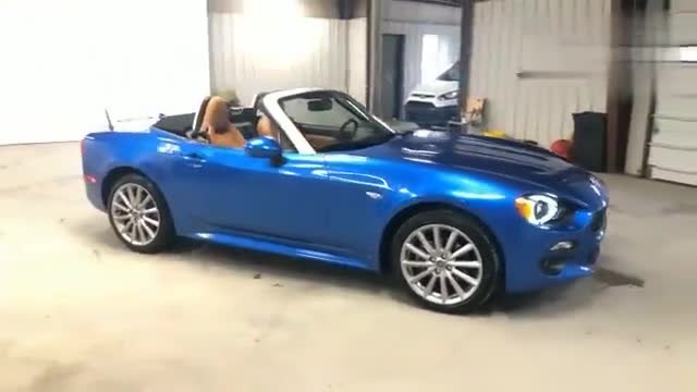 拉风平民跑车，实拍菲亚特124Spider