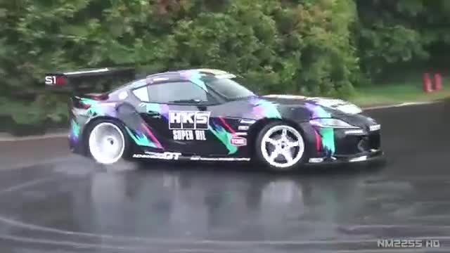 酷炫到炸裂的国外跑车实拍视频啊