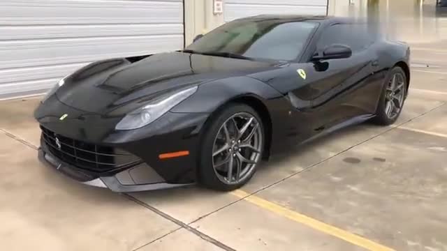 每个车迷心中都有一辆法拉利，实拍法拉利F12Berlinetta