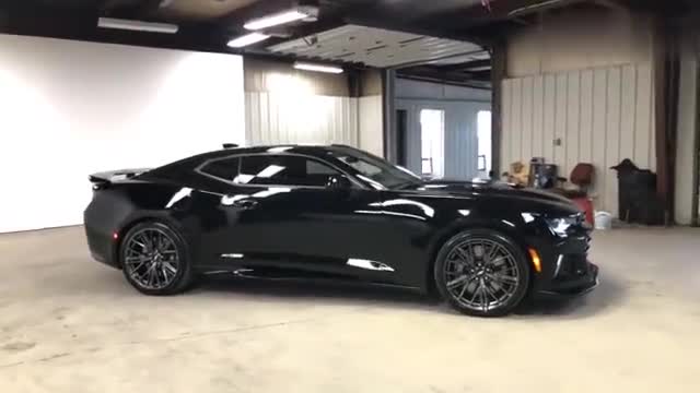 内外实拍黑色雪佛兰科迈罗ZL1