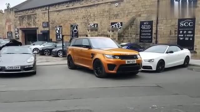 实拍路虎揽胜运动版SVR