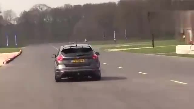 小钢炮的性能之战，福特福克斯RSVS