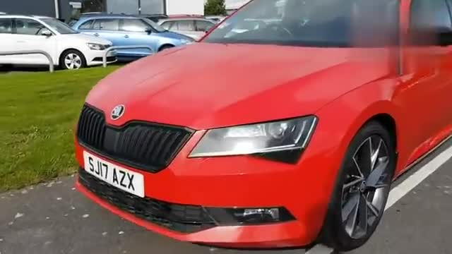 斯柯达够运动旅行车也很帅，实拍