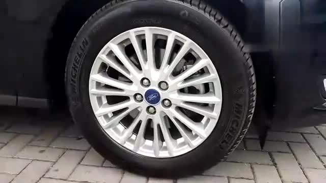 实拍福特海外MPV车型Galaxy，七座大