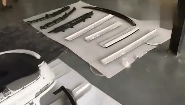 新款保时捷Cayenne改Turbo+泰雅特套