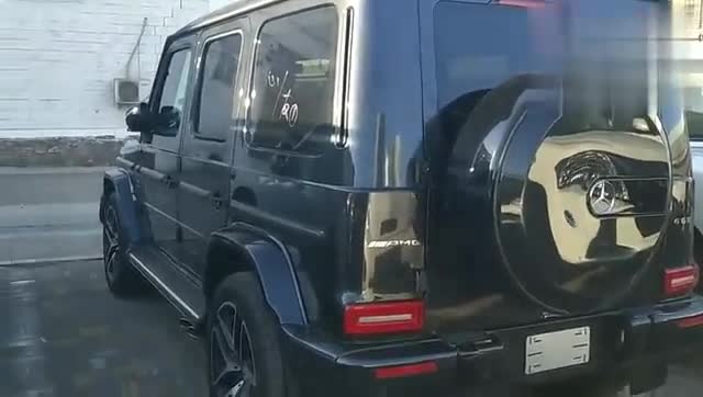 新款奔驰G63猛兽来袭，低配版G63现