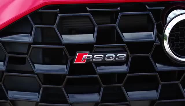 进气格栅展示，全新一代奥迪RSQ3官方视频