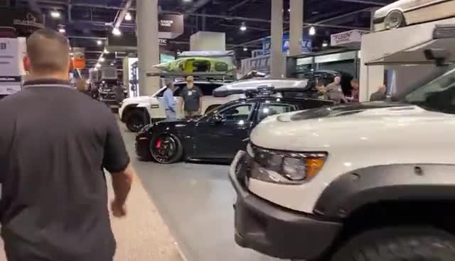 外国小哥实拍欣赏，SEMA车展上的Je