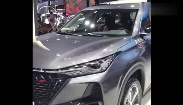 顶配长安CS75Plus来到车展,一看帅气