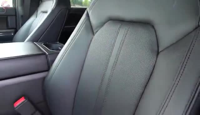 新车整体外观设计则采用了福特最