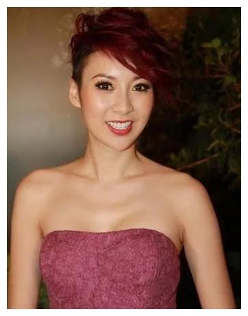 富家千金庄思敏自曝闪婚圈外老公,满脸洋溢着幸福的神情!